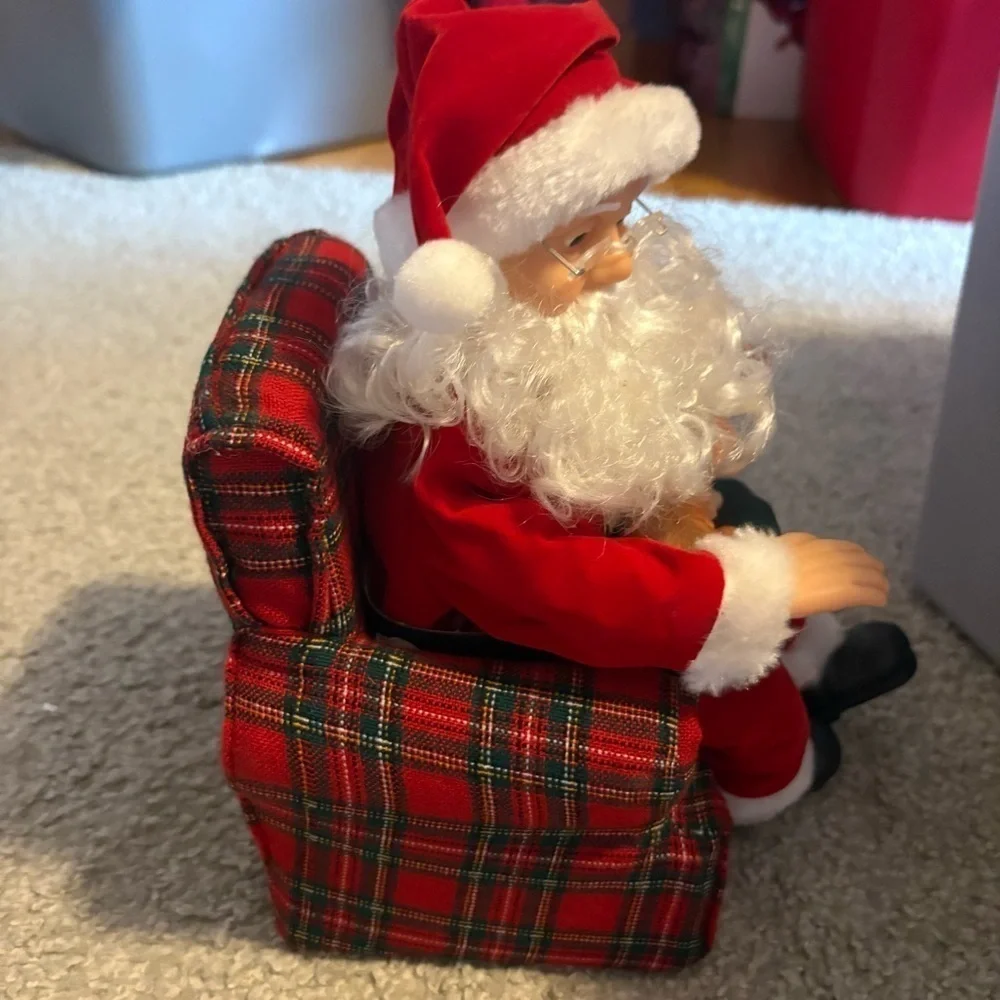 VINTAGE 1995 SANTA PETTING HIS DOG 11